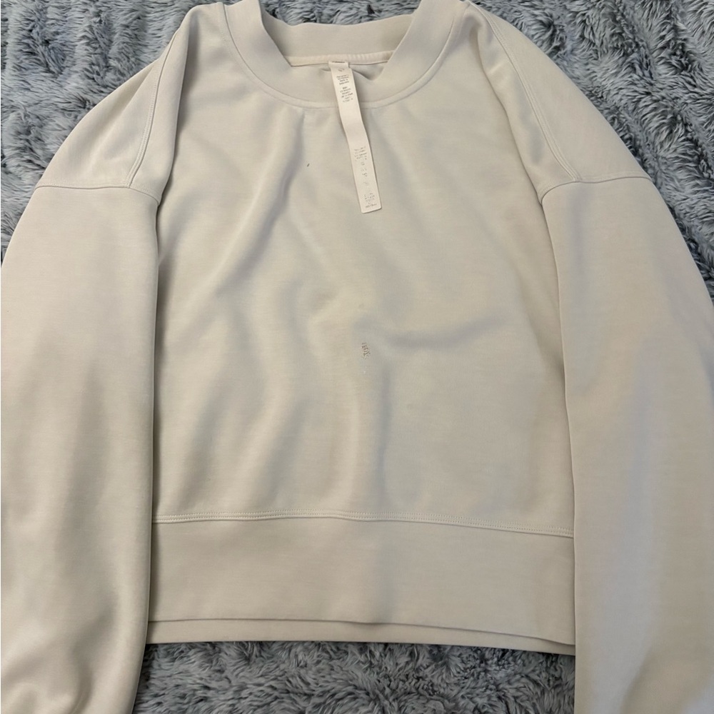 Lululemon White opal/Cream Softstreme oversized cropped crew! Size 2!